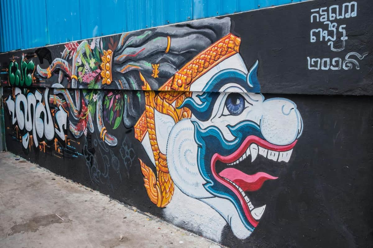 Phnom Penh: Comida y Arte Callejero (Phnom Penh) Exploremos la vibrante escena artística callejera de Phnom Penh.