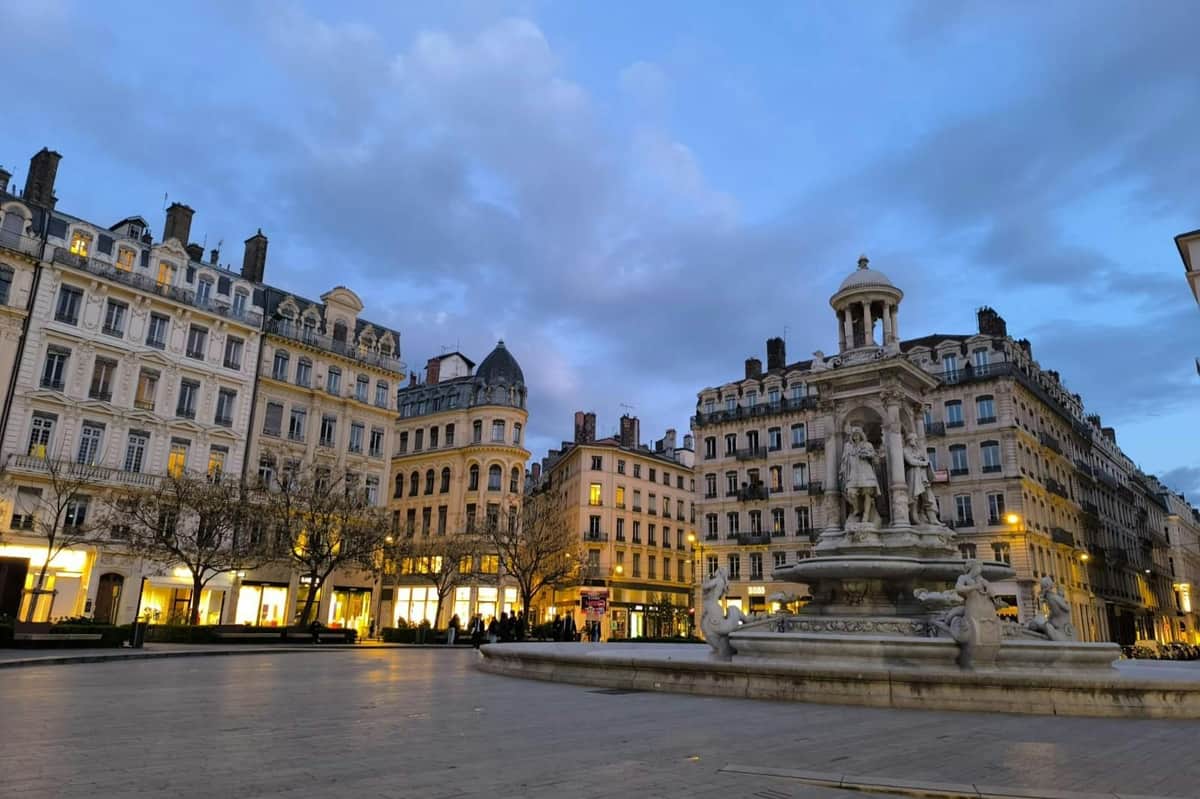 Lyon: Sunset Guided Food Tour Lyon