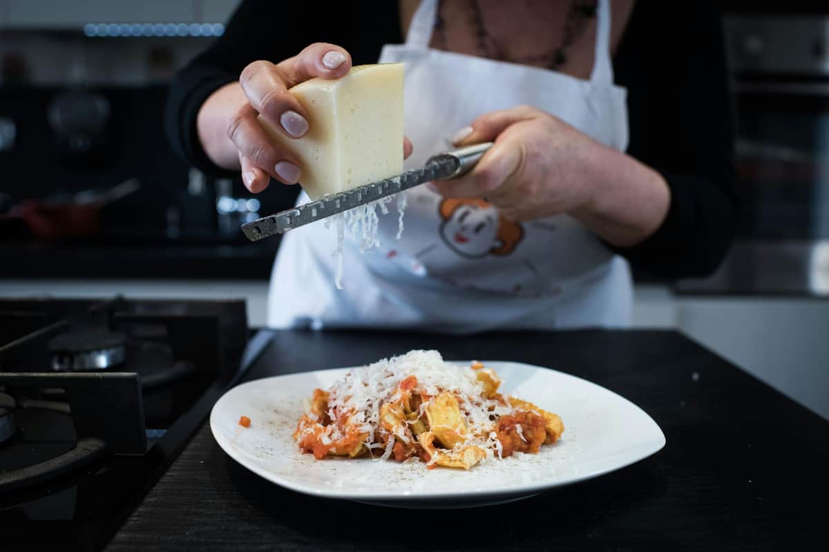 Florence: Market Tour & Dining Experience at Local's Home Cooking demonstration