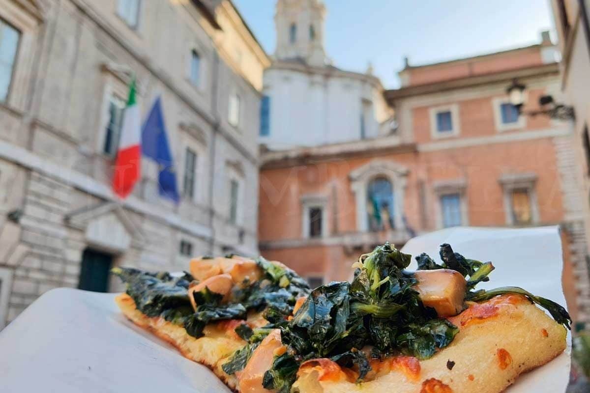 Tranche de pizza par le Panthéon