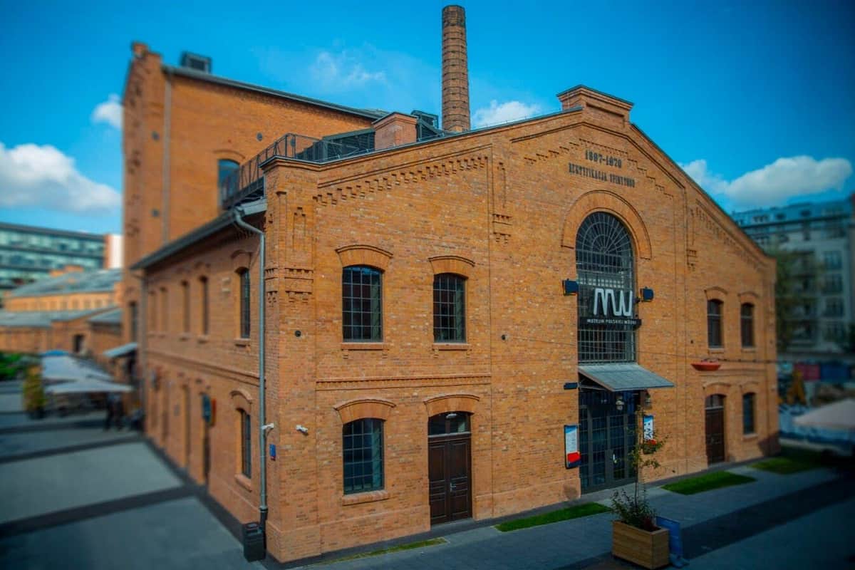 Polish Vodka Museum: Guided Tour in English + Tasting of 4 Vodkas Museum Building
