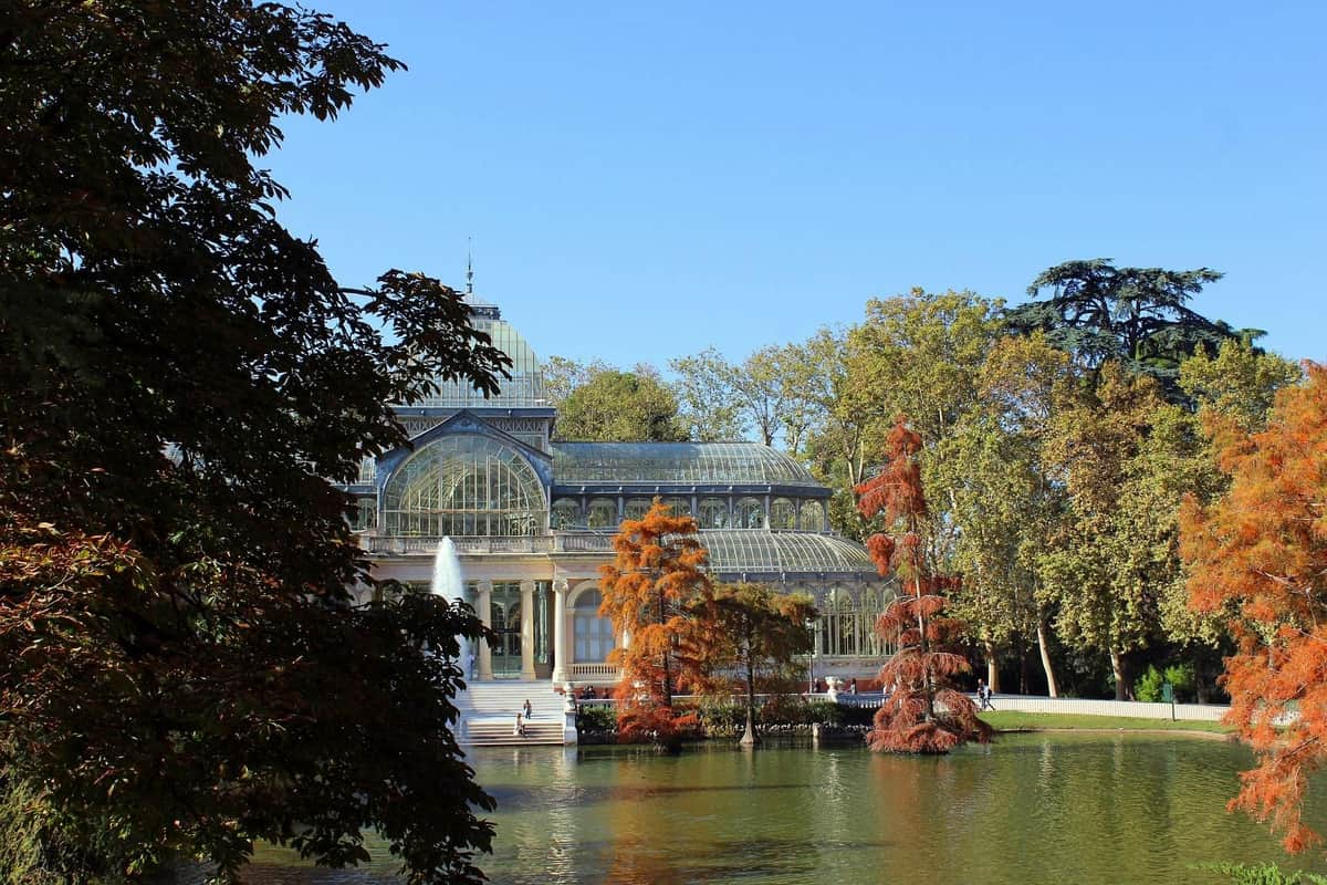 Retiro Park Madrid: 2.5-Hr Guided Tour with Tapas Tasting Crystal Palace