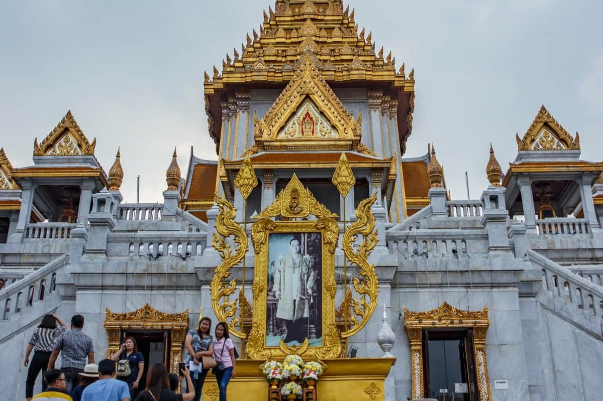 Audio Guide App to Chinatown and Wat Traimit Traimit Temple
