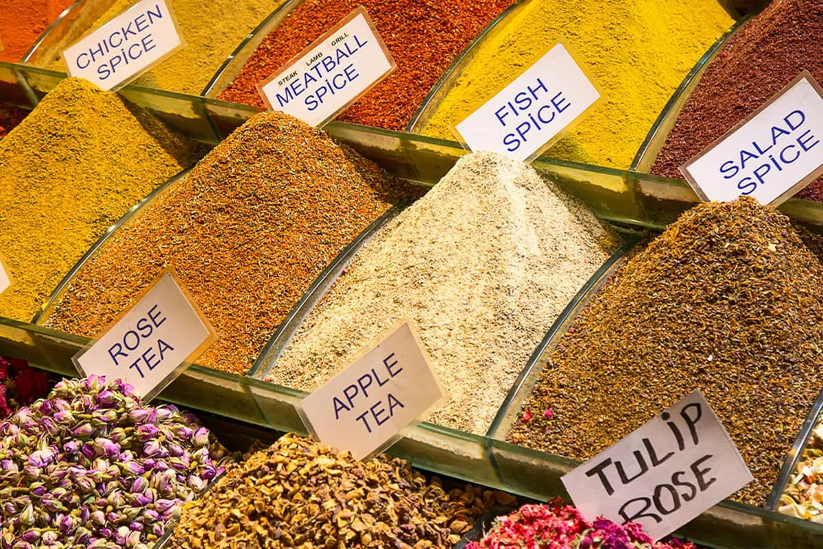 Old Dubai: Souks, Museums, Abra & Guided Street Food Tour Spice Souk