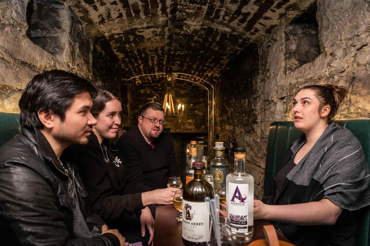 Edinburgh: Harry Potter Sights Guided Walking Tour + Gin Tasting Underground Gin Tasting