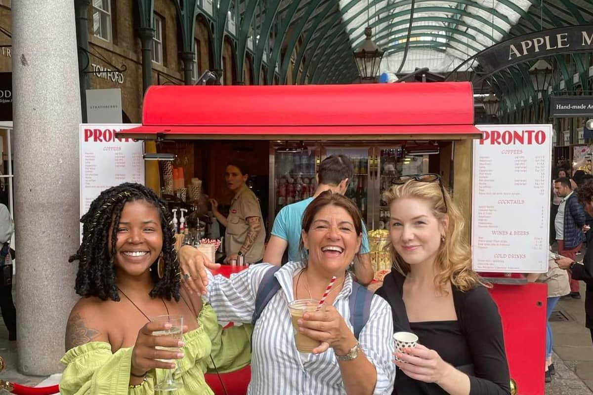 London: Camden Market & Southbank Guided Bike & Food Tour Atmosphere