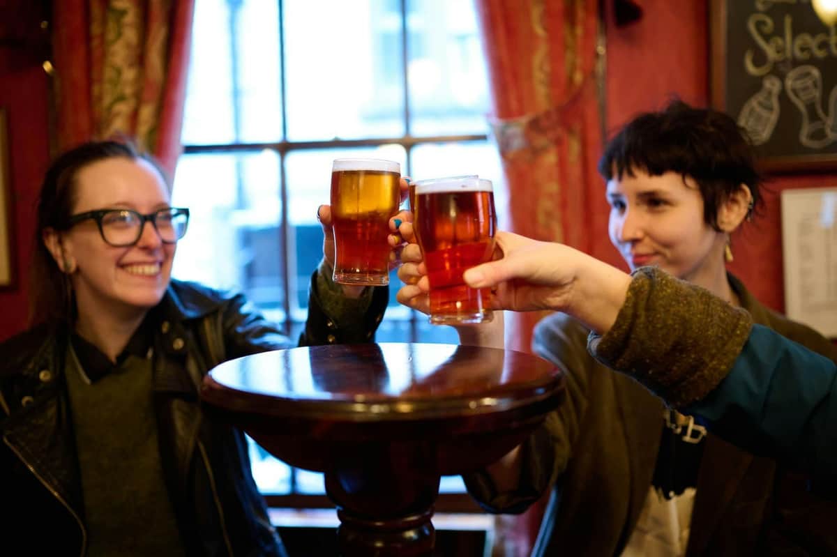 Tastes, Tales & Traditional Ales: Food Tour of London's Historic Pubs