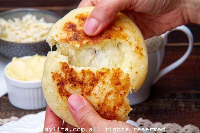 Medellin: Guided Food Tour (Medellín) cheese arepa