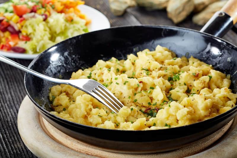 3,5-hour: Food Tasting Tour at 3 venues							