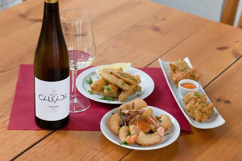 Lisbon: Guided Food Tour + Fado Show Food & Fado Tour