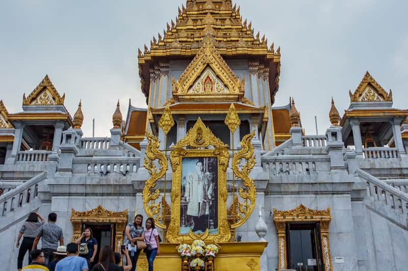 Audio Guide App to Chinatown and Wat Traimit Traimit Temple